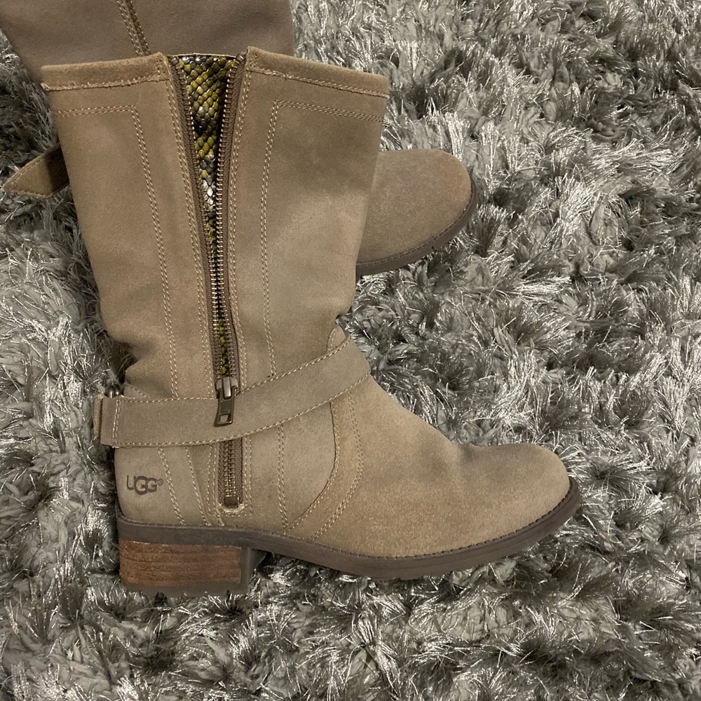 UGG boots - Picture 3 of 5